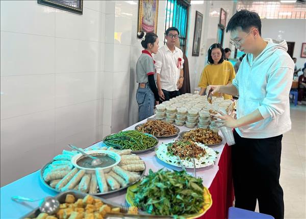 껀터시, 불우이웃을 위한 기금 마련하려는 ‘채식 뷔페 축제 개최