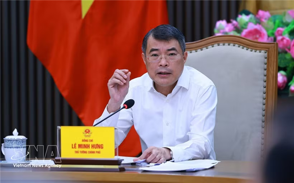 越南政府总理黎明兴：确保药品和医疗设备供应充足、价格合理