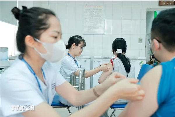 越南卫生部：确保疫苗、医疗设备和物资供应充足
