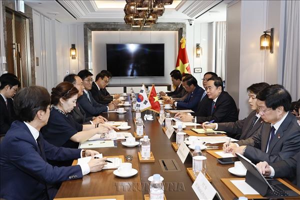 Chủ tịch Quốc hội Trần Thanh Mẫn tiếp lãnh đạo một số tập đoàn lớn của Hàn Quốc