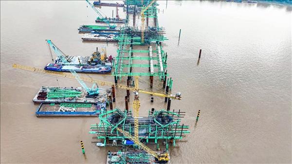 Hanoi Accelerates Construction of Seven Red River Bridges for APEC 2027