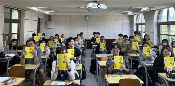 Vietnamese lecturer honored as 2026 Vietnamese Language Ambassador abroad