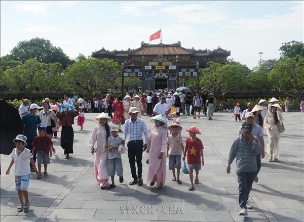 Vietnam Tourism Continues Strong Growth, Expands Global Markets