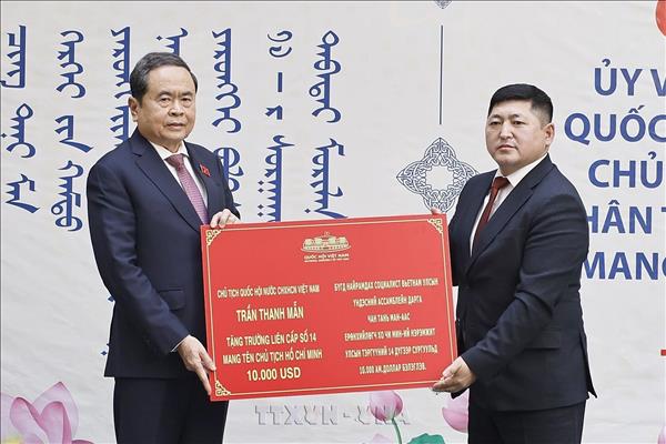 쩐 타인 먼 국회의장, 호찌민 초중고등학교가 베트남·몽골 우호의 상징…