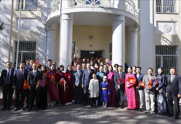 Le président de lAN Trân Thanh Mân rencontre la communauté vietnamienne en Mongolie