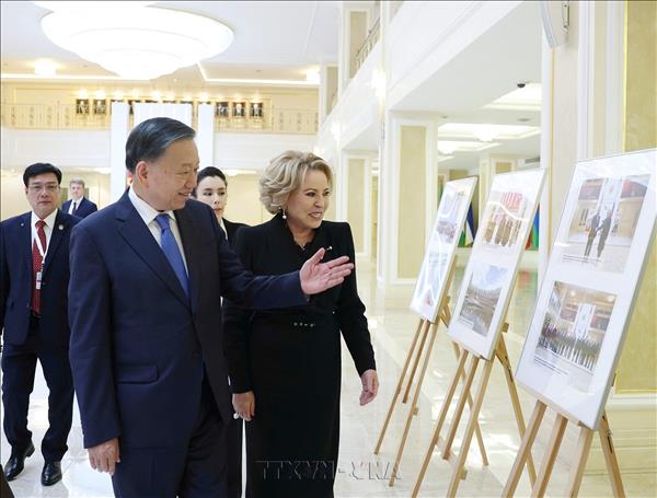 越共中央总书记、国家主席苏林会见俄罗斯联邦委员会主席瓦莲京娜·马特维延科