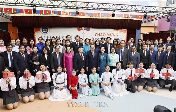 Vietnams Top Legislator Visits School Named after President Ho Chi Minh in Mongolia