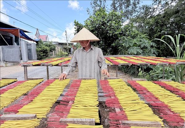 An Giang: Gìn giữ nghề làm nhang trên quê hương Bác Tôn