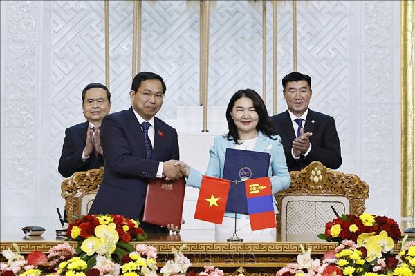 Quốc hội Việt Nam và Quốc hội Mông Cổ ký Bản ghi nhớ hợp tác