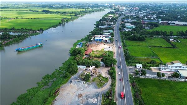 Tây Ninh khai thác tiềm năng tuyến sông Vàm Cỏ Đông