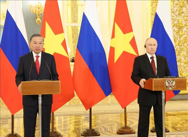 俄罗斯舆论高度评价越共中央总书记、国家主席苏林的国事访问