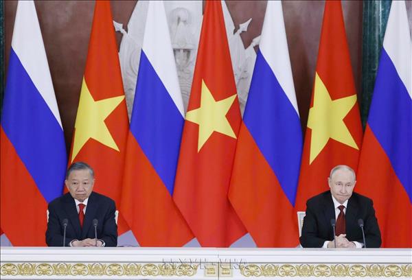 Déclaration conjointe sur le renforcement du partenariat stratégique intégral Vietnam-Russie dans une nouvelle étape