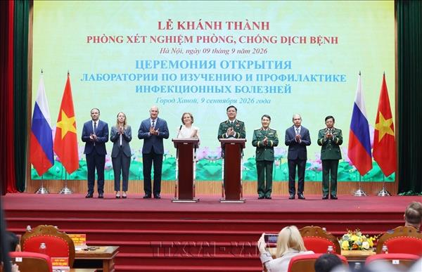 Tổng Bí thư, Chủ tịch nước Tô Lâm dự khai trương Phòng xét nghiệm mới của Trung tâm Nhiệt đới Việt - Nga