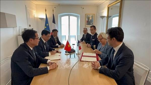 ベトナム・フランス、国連平和維持活動で協力協定