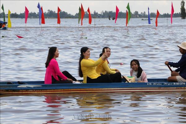 Hào hứng trải nghiệm những giá trị đặc sắc của vùng biên