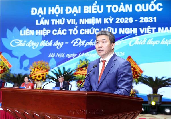 LUnion des organisations damitié du Vietnam tient son congrès et réélit son président
