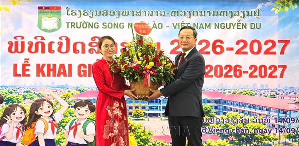 Học sinh Trường Song ngữ Lào-Việt Nam Nguyễn Du là chiếc cầu kết nối bền chặt đoàn kết đặc biệt Việt-Lào