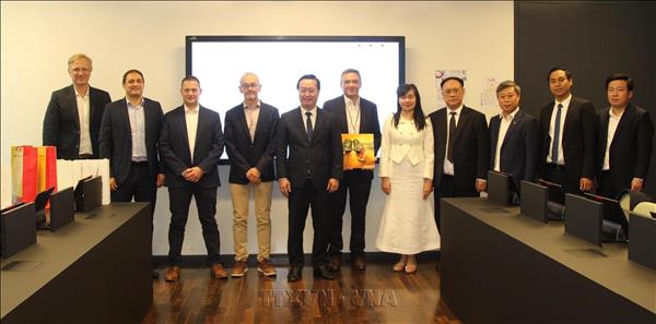 Vietnam, France step up cooperation in science, innovation