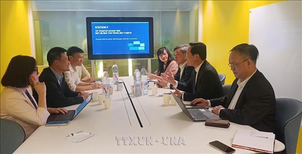 Đoàn Ban Chính sách, Chiến lược Trung ương trao đổi kinh nghiệm đổi mới sáng tạo tại Pháp