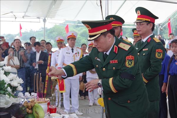 Đà Nẵng: An táng hài cốt liệt sĩ từ ngôi mộ tập thể sau hơn nửa thế kỷ