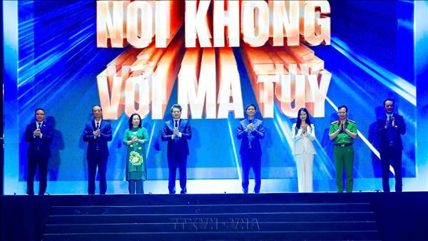 越南工人对毒品说不：百万颗心，同一个决心
