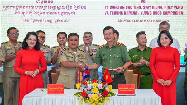 Tây Ninh et trois provinces cambodgiennes renforcent leur coopération frontalière