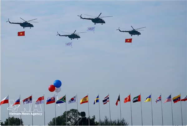 Forte participation internationale à lExposition de défense du Vietnam 2026