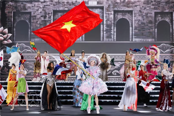 Les ambassadrices de la beauté font rayonner limage du Vietnam dans le monde (20/9)