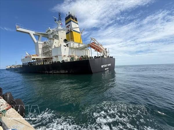 Срочные спасательные работы для грузового судна Merchant Mariner, терпящего бедствие в акватории Куангнгай