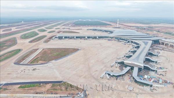 Long Thanh airport races to meet year-end commercial operation target