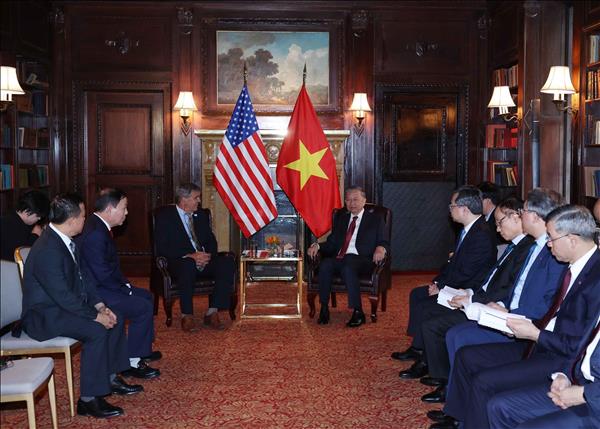 Le secrétaire général et président To Lam rencontre le directeur par intérim de lUSTDA