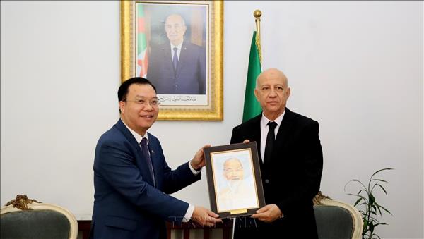 Vietnamese ambassador pays courtesy call on FLN Secretary-General