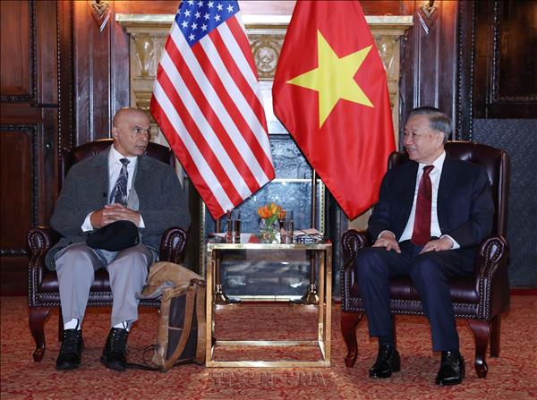 Party General Secretary and President meets with Communist Party USA leaders in New York