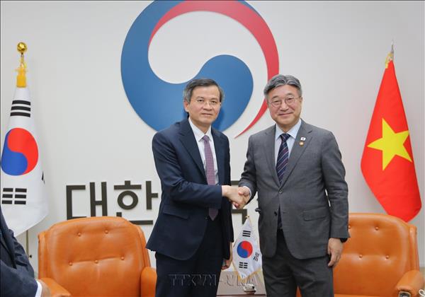 베트남-한국, ‘새로운 시대 전략적 고위 인사 양성 협력 박차