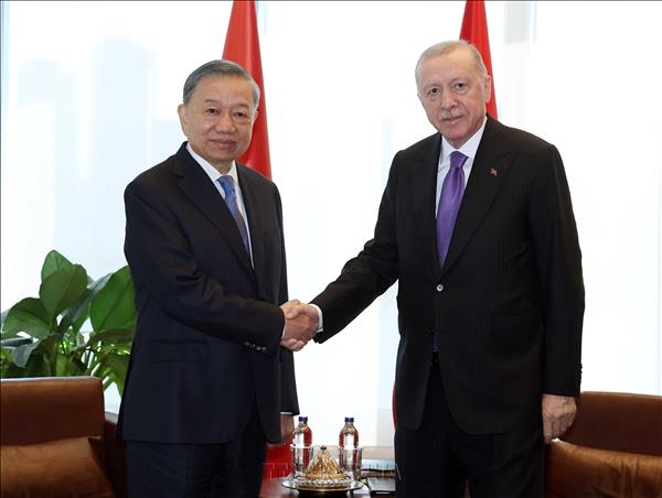 Top leader meets with Turkish President on UNGA 81 sidelines