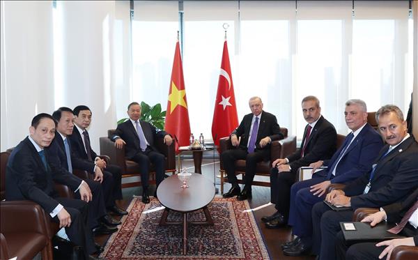 Tổng Bí thư, Chủ tịch nước Tô Lâm gặp Tổng thống Thổ Nhĩ Kỳ Recep Tayyip Erdogan bên lề Đại hội đồng Liên hợp quốc khóa 81