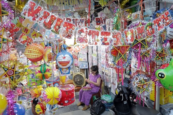 Phố Hàng Mã rực rỡ mùa Trung thu