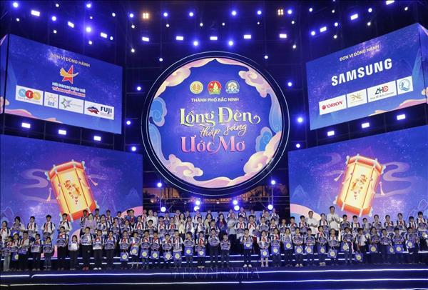 Tết Trung thu thắp sáng những ước mơ tuổi thơ
