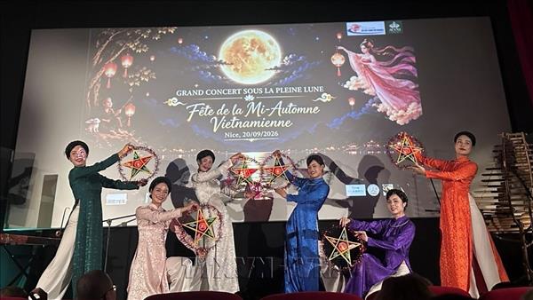 Un parfum de Vietnam souffle sur Nice à loccasion de la Fête de la Mi-Automne