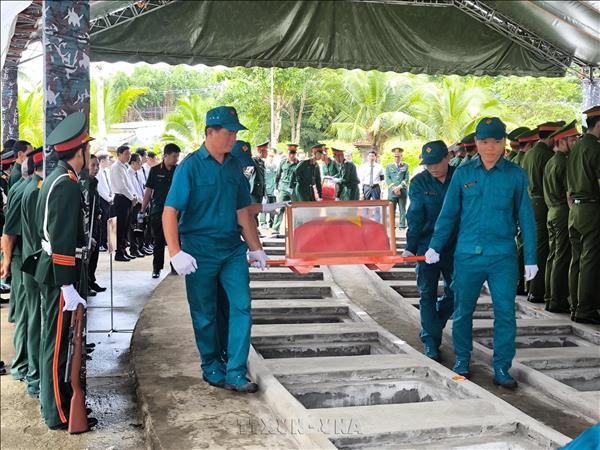 Tổ chức Lễ truy điệu, an táng 65 hài cốt liệt sỹ Huỳnh Phúc Hậu