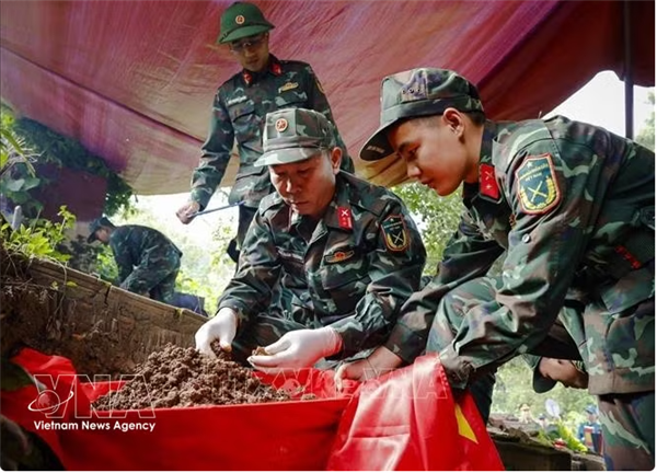 Ramener les soldats tombés au combat auprès de leurs camarades