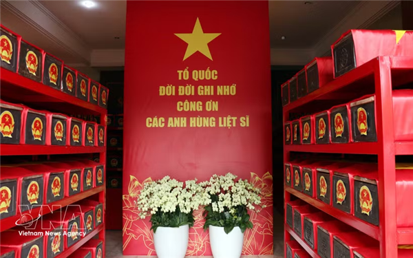 500昼夜战役展开3个月后在黎氏莲公园共归集664具烈士遗骸