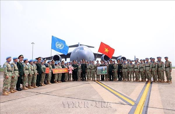 Un avion militaire australien achemine un hôpital de campagne vietnamien vers le Soudan du Sud