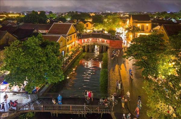 Lonely Planet names Da Nang among the Best in Travel 2027, choosing Golden Bridge as the feature image