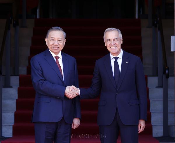 Vietnam ready to work with Canada to build substantive Strategic Partnership: Top leader