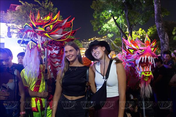 Hanoï : Le quartier de Hoan Kiem fait rayonner les traditions de la Fête de la mi-automne