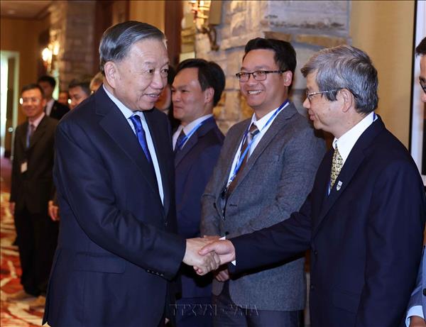Tổng Bí thư, Chủ tịch nước Tô Lâm gặp Mạng lưới Chuyên gia và Nhà khoa học Việt Nam tại Canada
