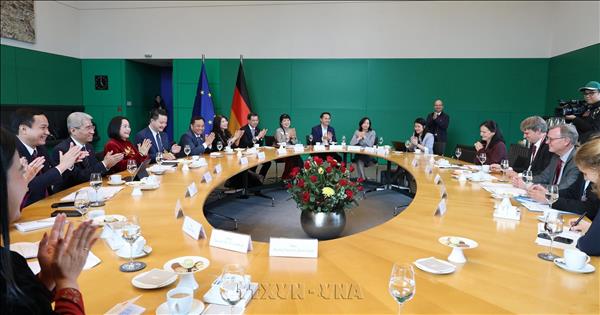 Vietnam, Germany strengthen political trust, promote substantive cooperation