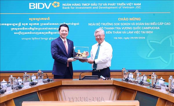 Đoàn đại biểu Bộ Thanh tra Campuchia trao đổi kinh nghiệm chuyển đổi số và quản trị rủi ro tại BIDV