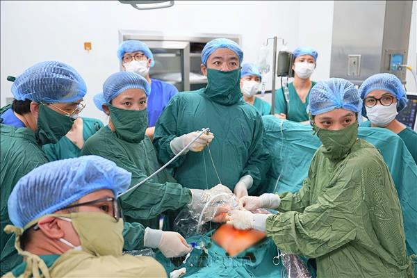 Việt Nam lần đầu thực hiện thành công ca can thiệp bào thai bằng kỹ thuật FETO